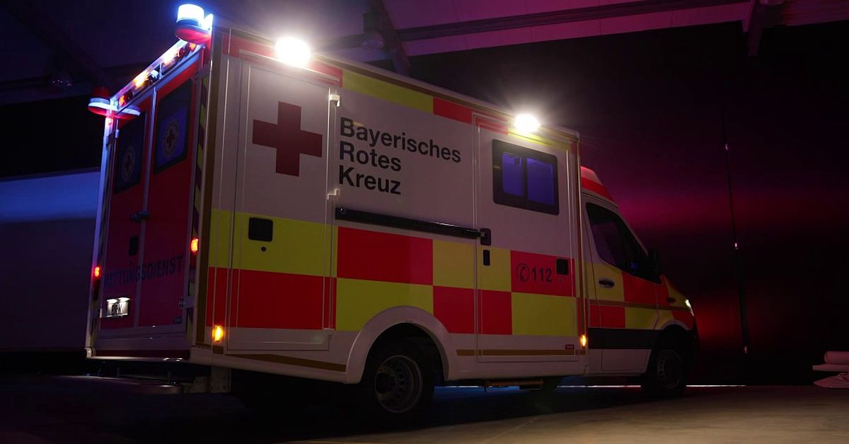 Bayerische Rettungsfahrzeuge leuchten blau – und rot!